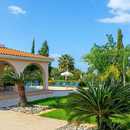 The Arches فيلة Polis